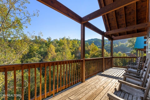 Tiny photo for 813 String Run Way St, Pigeon Forge, TN 37863 (MLS # 1359868)