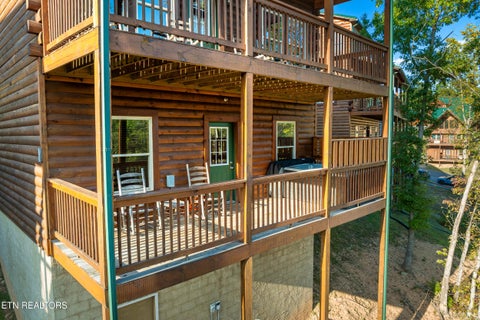 Tiny photo for 813 String Run Way St, Pigeon Forge, TN 37863 (MLS # 1359868)