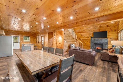 Tiny photo for 813 String Run Way St, Pigeon Forge, TN 37863 (MLS # 1359868)