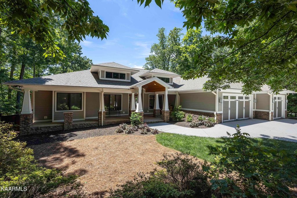 Photo of 4438 Forrest Ridge Drive, Louisville, TN 37777 (MLS # 1228020)