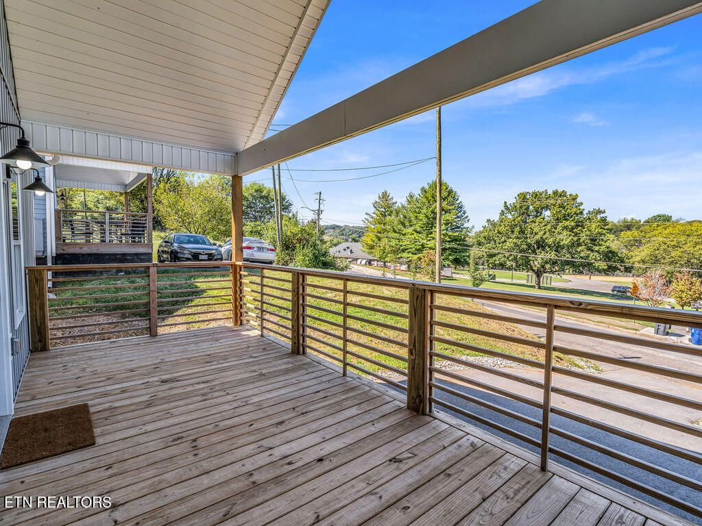 Photo of 1744 Reynolds St, Knoxville, TN 37921 (MLS # 1317514)