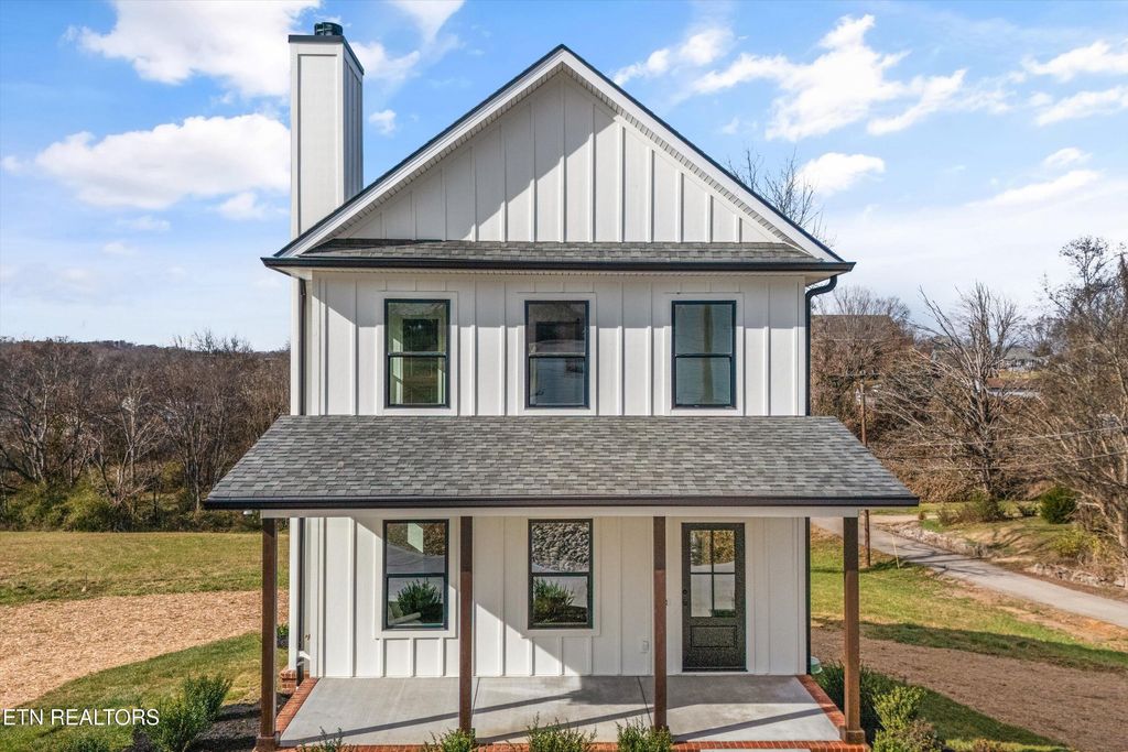 Photo of 106 S Front Street St, Friendsville, TN 37737 (MLS # 1323236)