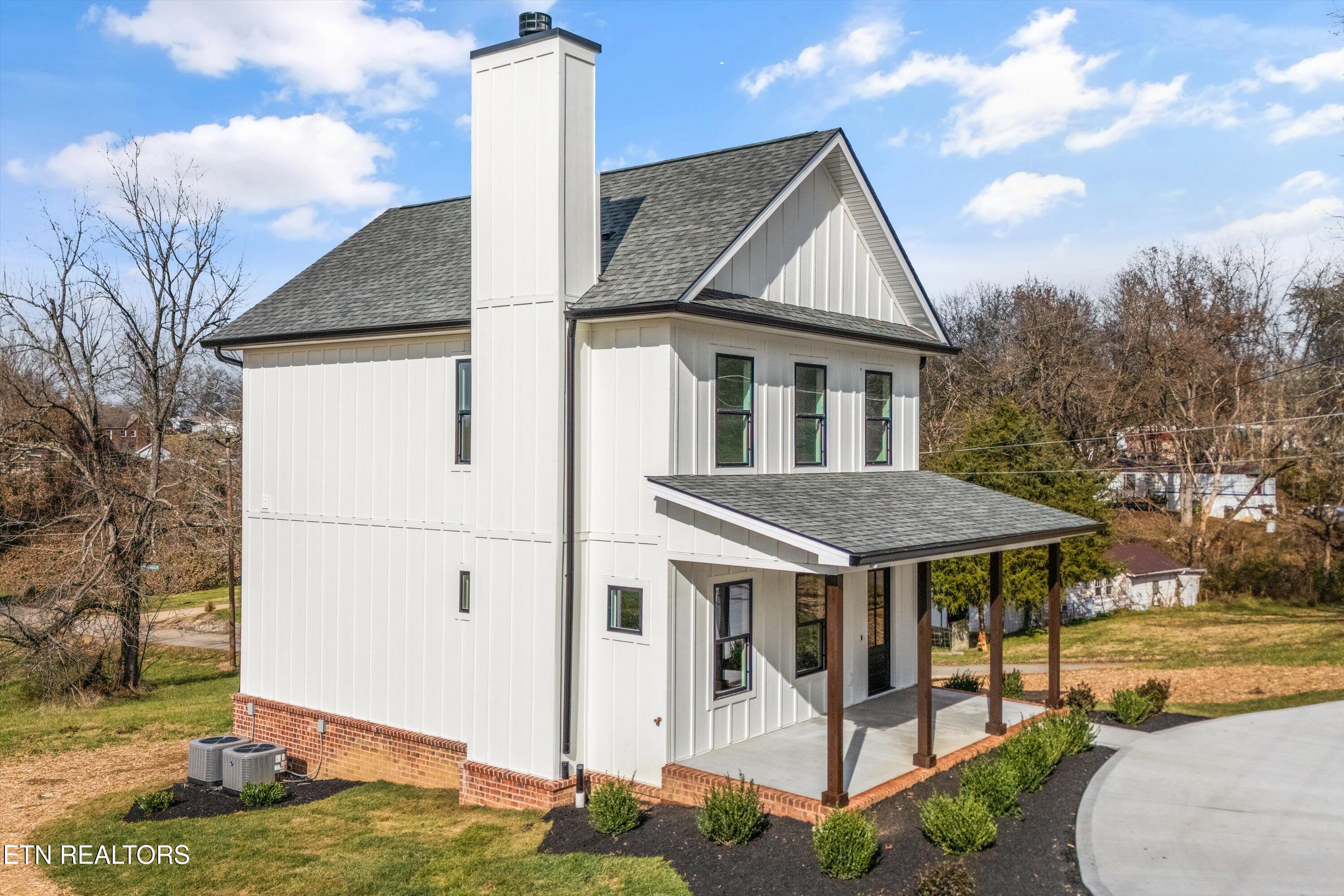 106 S Front Street St