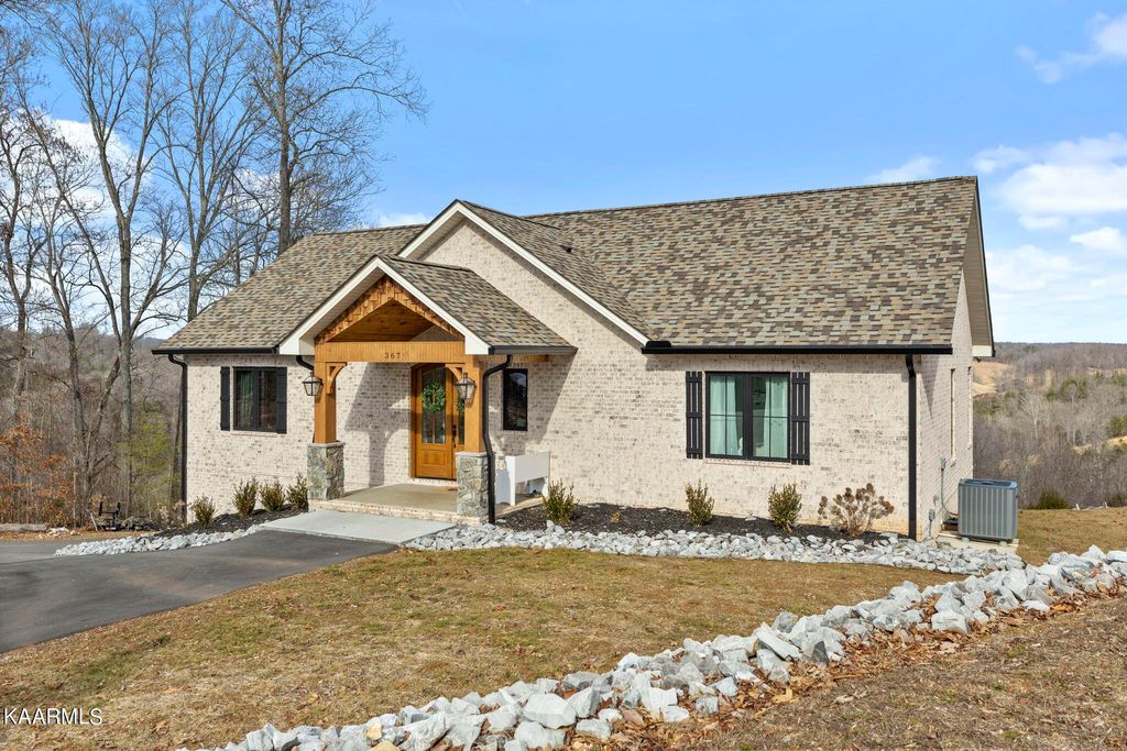 Photo of 367 Smokey Quartz Blvd, New Tazewell, TN 37825 (MLS # 1214907)