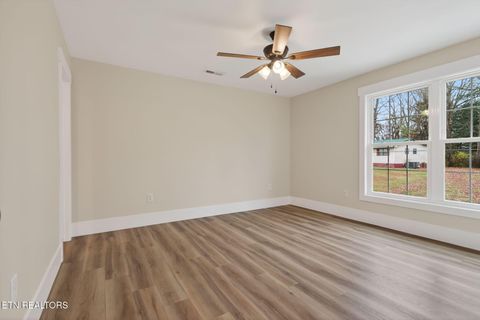 Tiny photo for 357 Beechwood Lane, Clinton, TN 37716 (MLS # 1326367)