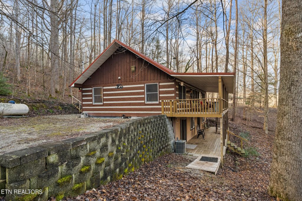 Photo of 512 Domar Court, Townsend, TN 37882 (MLS # 1251383)