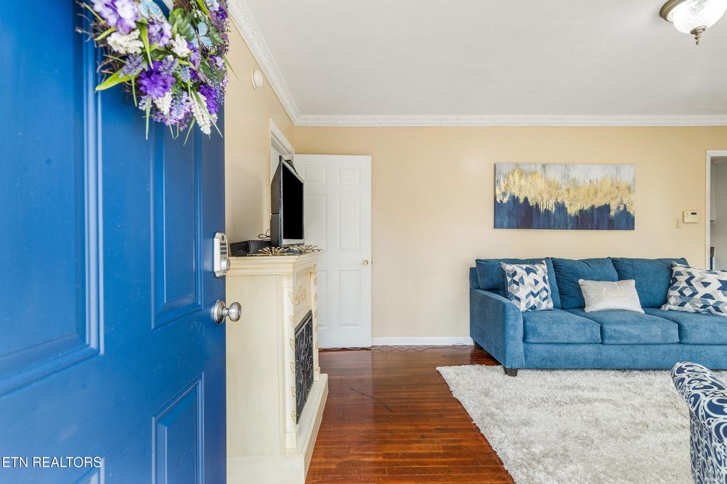 Photo of 1031 Groner Drive, Knoxville, TN 37915 (MLS # 1329142)