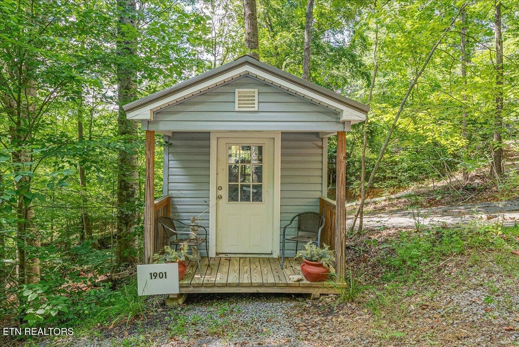 Photo of 1901 Bootbluff Tr, Dandridge, TN 37725 (MLS # 1356371)
