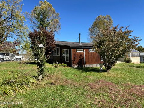 Photo of 28 Cottage St St, Crossville, TN 38571 (MLS # 1319698)