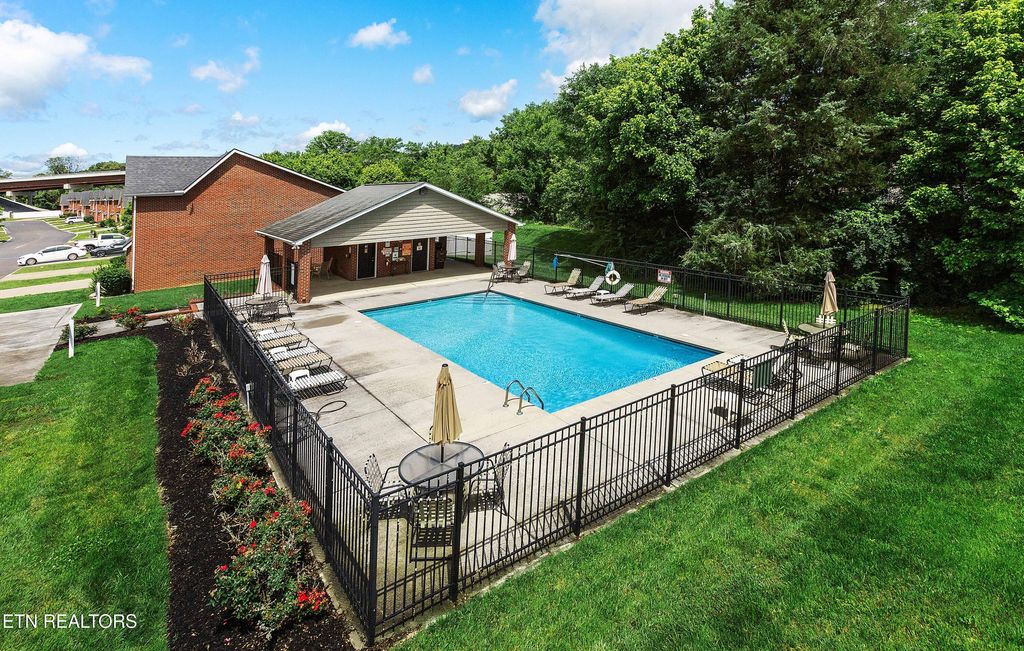 Photo of 8207 Tumbled Stone Way, Knoxville, TN 37931 (MLS # 1329382)