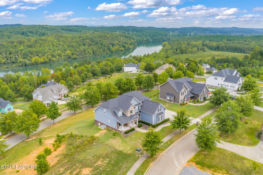 Photo of 113 Sweetberry St, Oak Ridge, TN 37830 (MLS # 1314058)