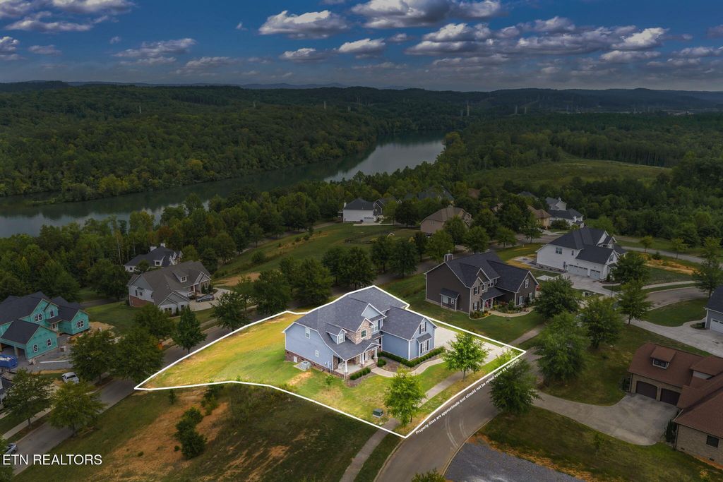 Photo of 113 Sweetberry St, Oak Ridge, TN 37830 (MLS # 1314058)