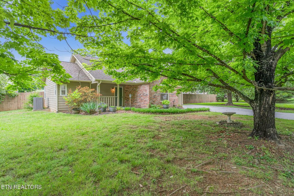 Photo of 813 Wood Harbour Rd, Knoxville, TN 37934 (MLS # 1340936)