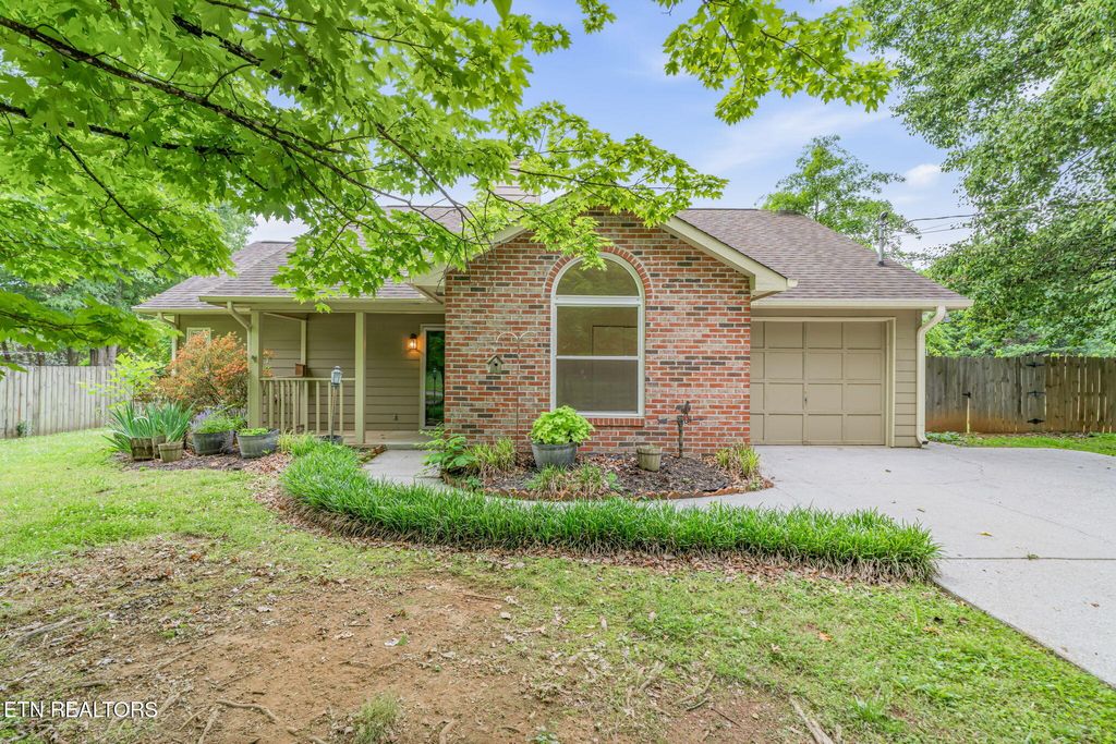 Photo of 813 Wood Harbour Rd, Knoxville, TN 37934 (MLS # 1340936)