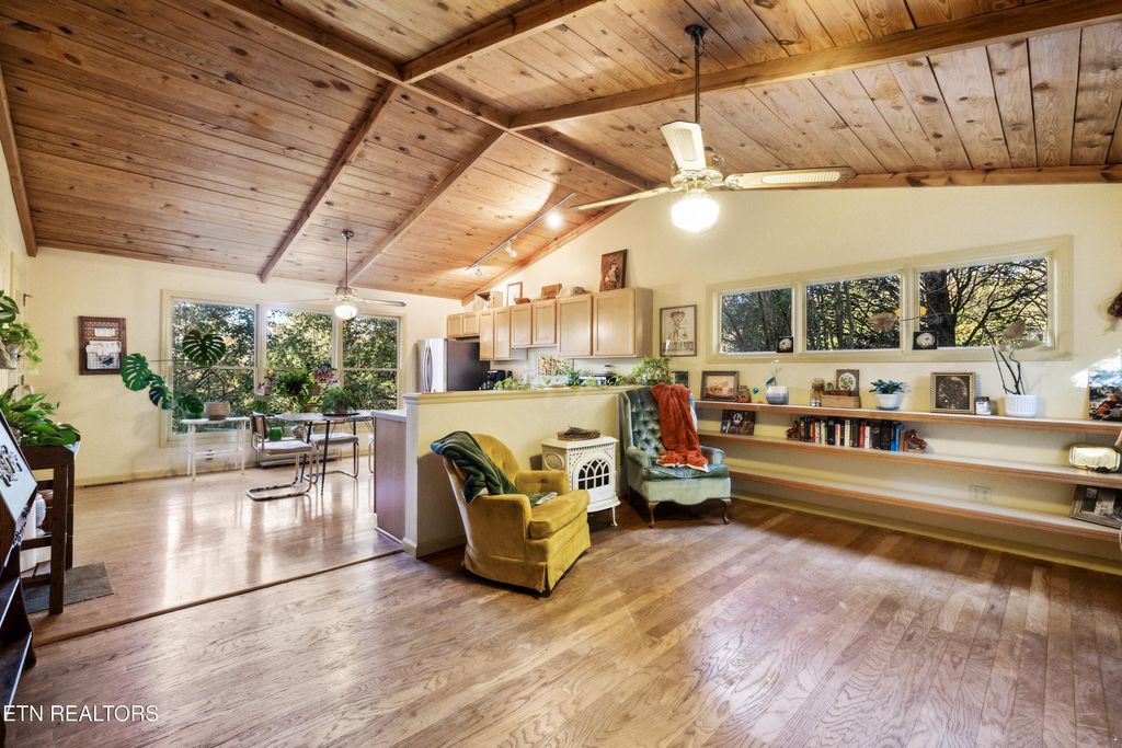 Photo of 102 Jones Lake Way, Louisville, TN 37777 (MLS # 1281152)