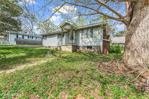 Photo of 2909 Montbelle Drive, Knoxville, TN 37918 (MLS # 1336640)