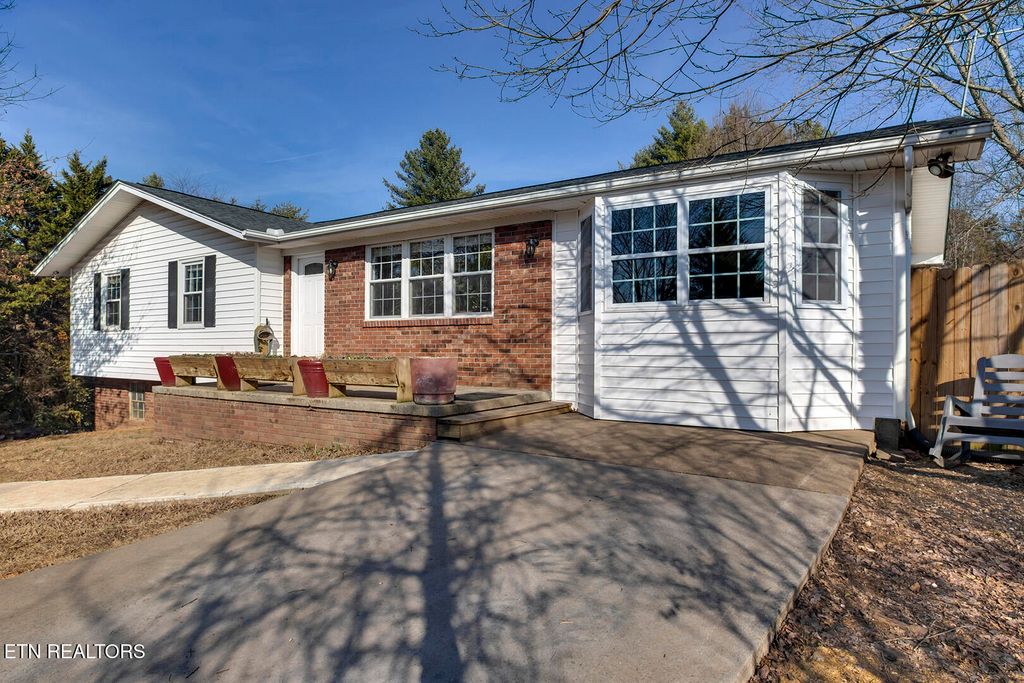 Photo of 77407744 Tazewell Pike, Corryton, TN 37721 (MLS # 1289416)