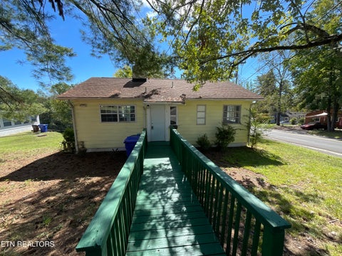 Photo of 137 Utah Ave, Oak Ridge, TN 37830 (MLS # 1357152)