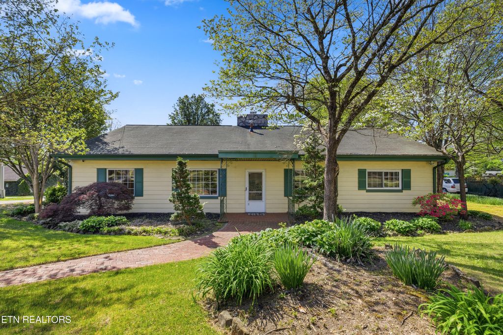 Photo of 2008 Cedar Lane, Knoxville, TN 37918 (MLS # 1336482)