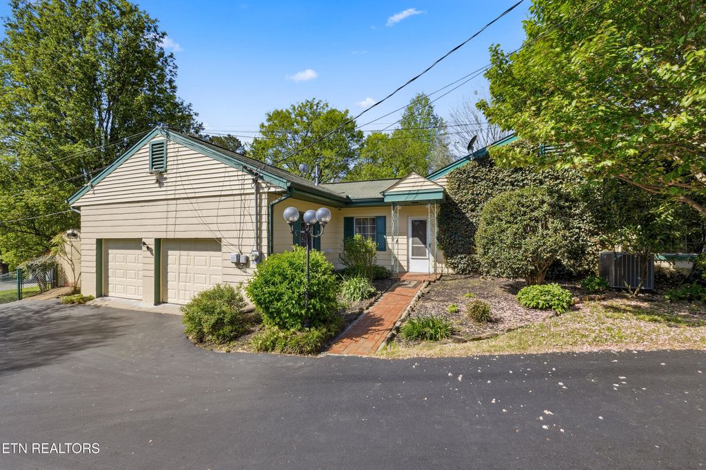 Photo of 2008 Cedar Lane, Knoxville, TN 37918 (MLS # 1336482)