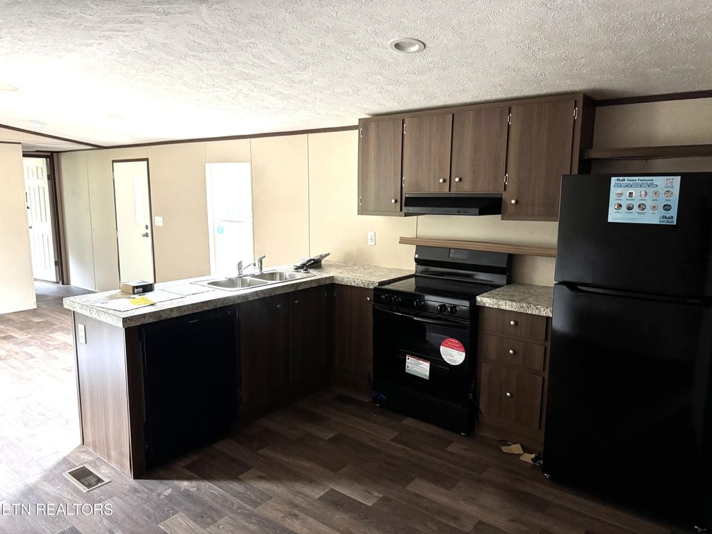 Photo of 190 Erin Rd, Crossville, TN 38572 (MLS # 1314195)