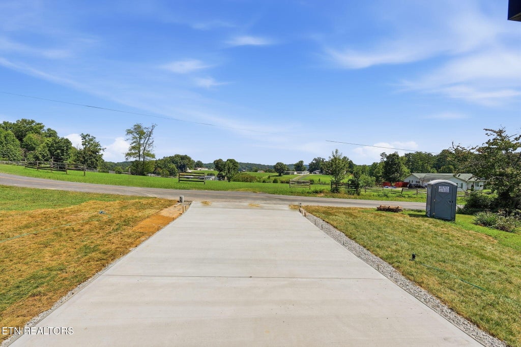 Photo of 207 Long Hollow Rd, Clinton, TN 37716 (MLS # 1353053)