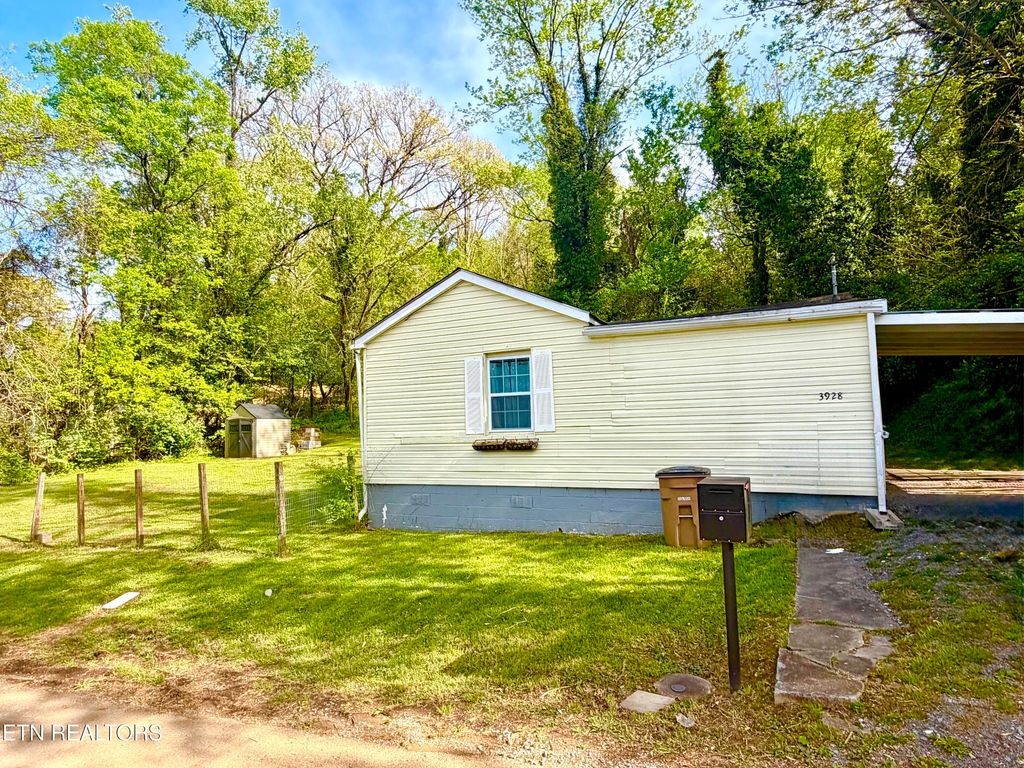 Photo of 3928 Lilac Ave, Knoxville, TN 37914 (MLS # 1337260)