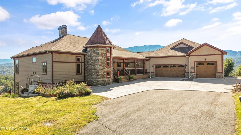 Photo of 706 Nocks Drive, Gatlinburg, TN 37738 (MLS # 1358185)