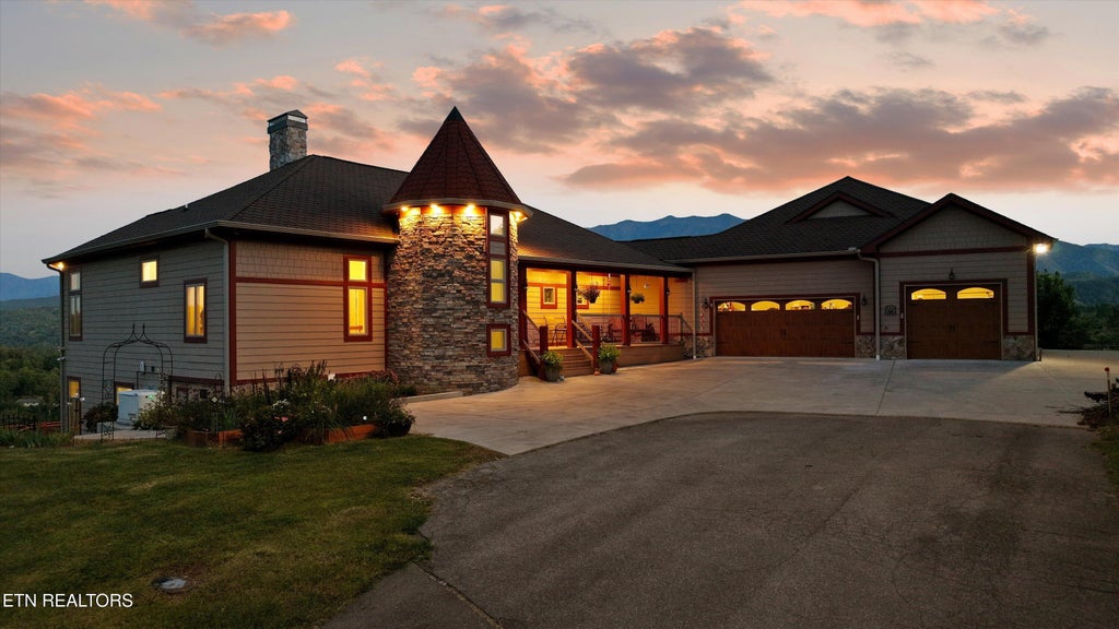 Photo of 706 Nocks Drive, Gatlinburg, TN 37738 (MLS # 1358185)