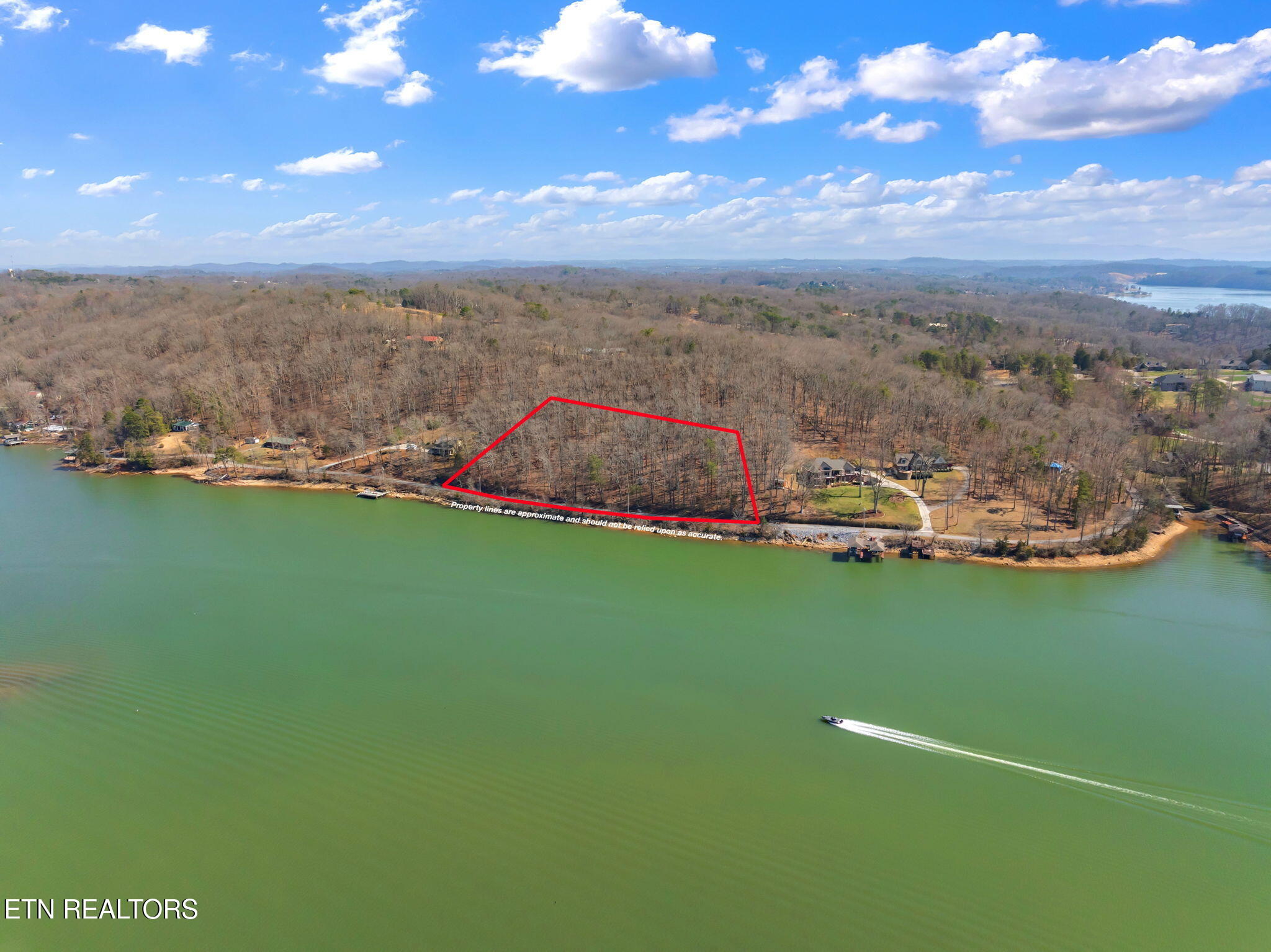 5.4 ac Lakeside Drive