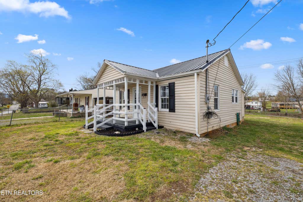 Photo of 625 7Th St, Newport, TN 37821 (MLS # 1303369)