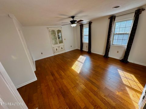Tiny photo for 511 Emerald Ave, Kodak, TN 37764 (MLS # 1317361)