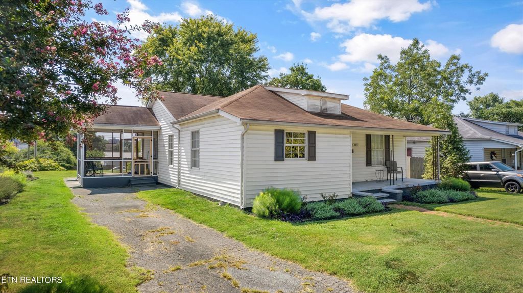 Photo of 303 Glascock St, Alcoa, TN 37701 (MLS # 1274140)