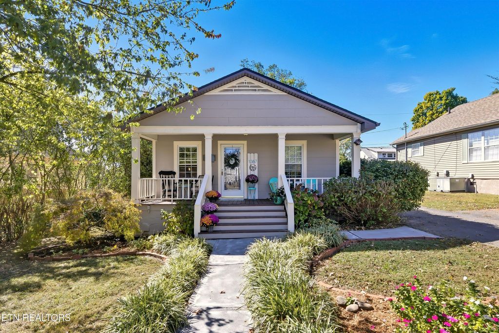 Photo of 1367 Dalton St, Alcoa, TN 37701 (MLS # 1318703)