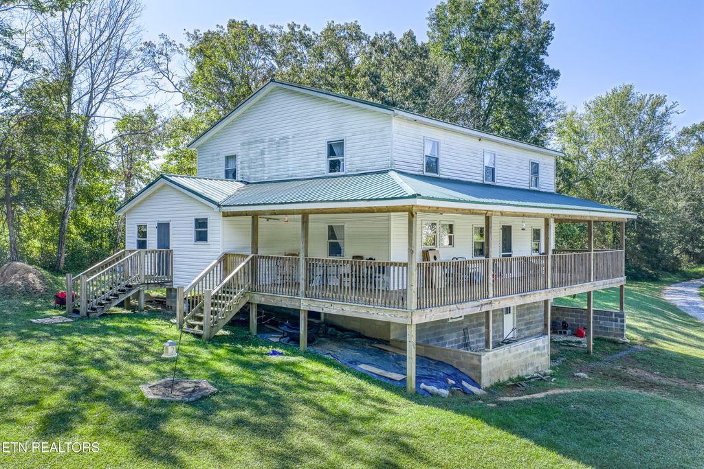 Photo of 107 Cherry St, Deer Lodge, TN 37726 (MLS # 1335225)