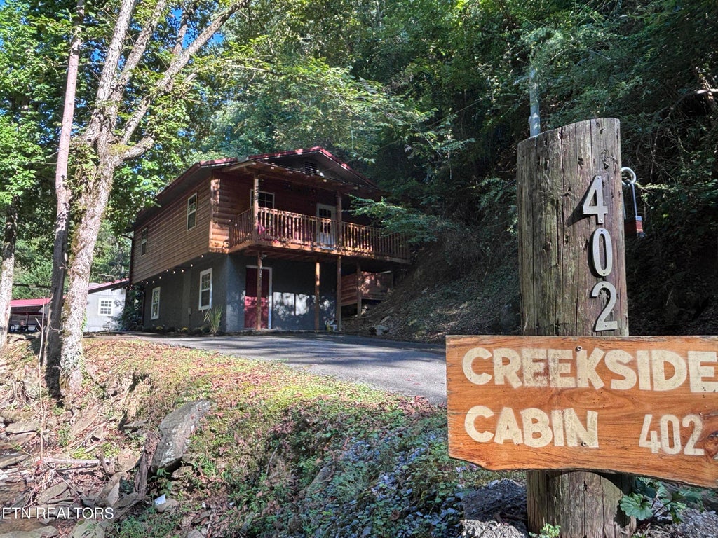 Photo of 402 King Branch Rd, Sevierville, TN 37876 (MLS # 1355099)