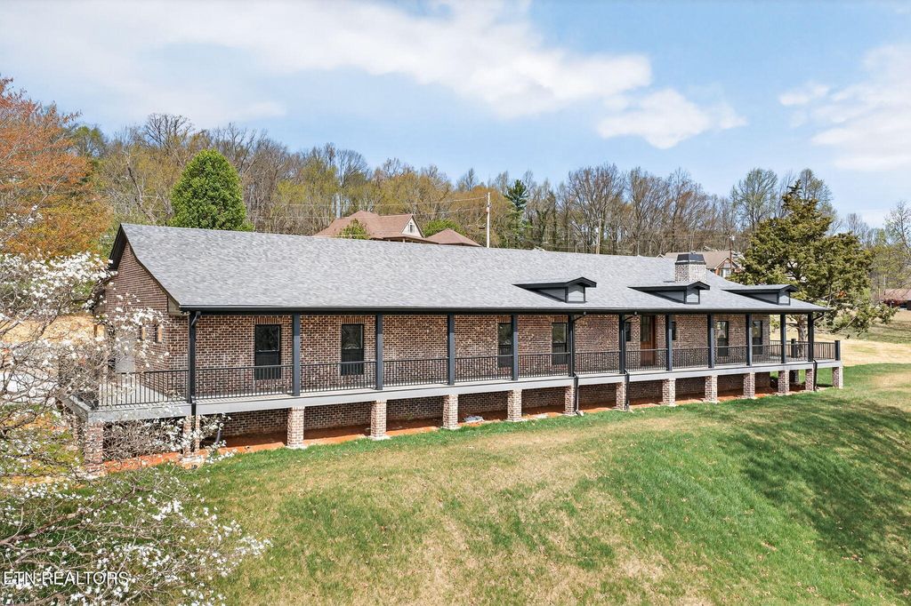 Photo of 124 Virginia Ave, Livingston, TN 38570 (MLS # 1335062)