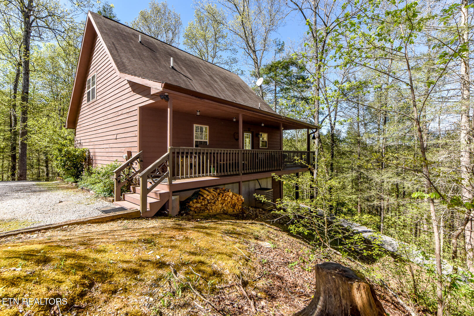 561 Laurel Rd