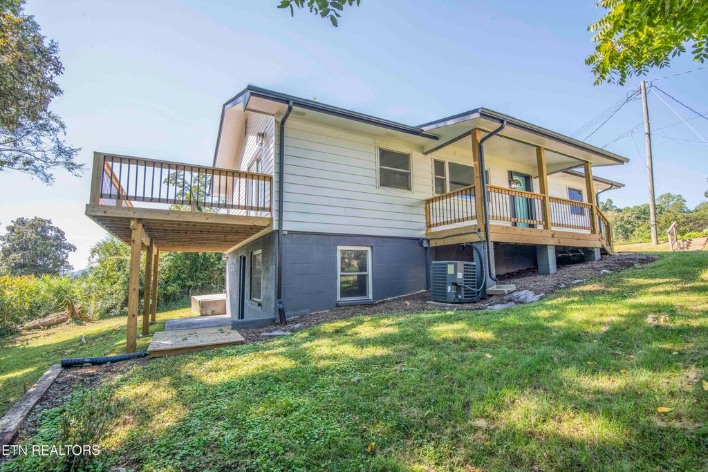 Photo of 304 Firestone Rd, Oak Ridge, TN 37830 (MLS # 1315650)