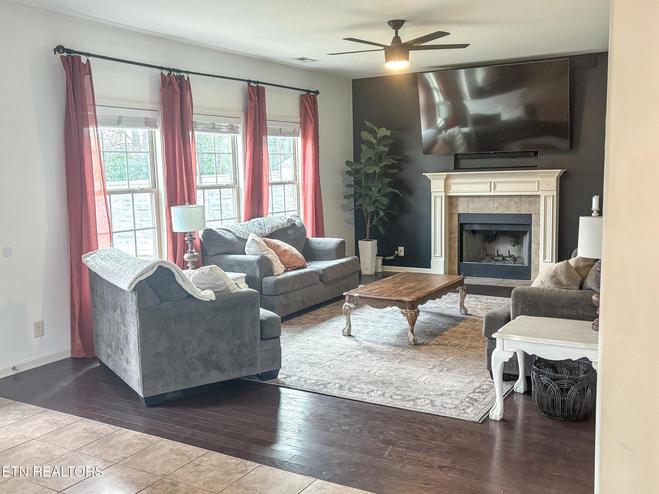 791 W Glenview Drive