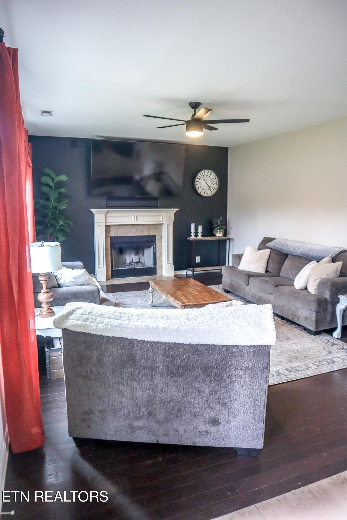 791 W Glenview Drive