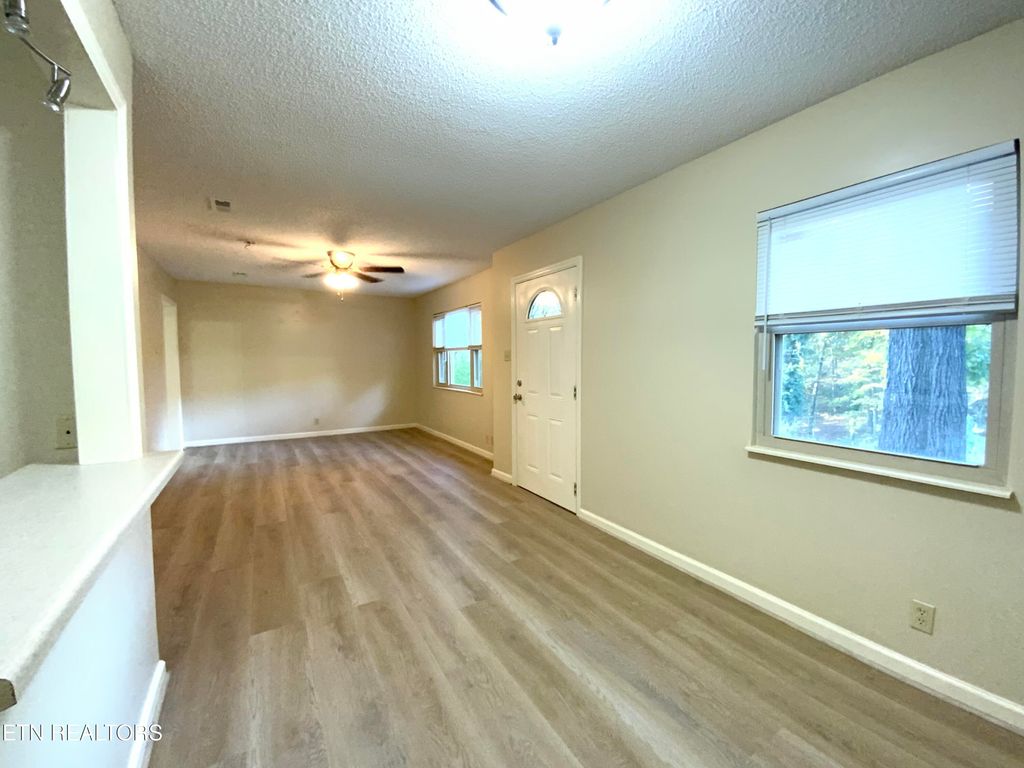 Photo of 717 Crestview Drive, Rockwood, TN 37854 (MLS # 1318340)