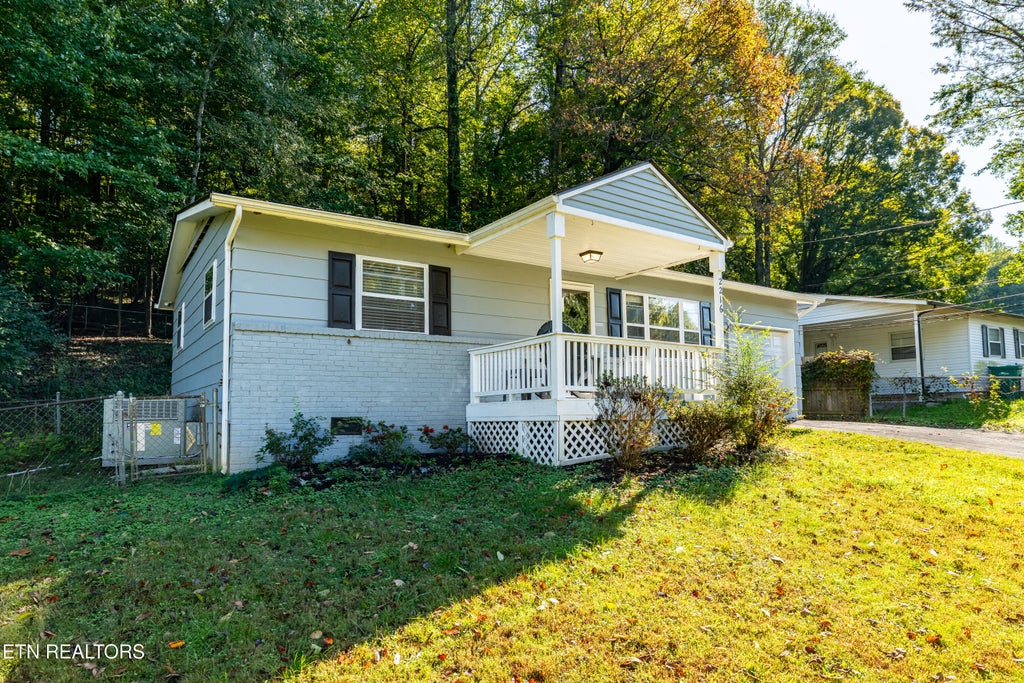 Photo of 2216 Rifle Range Drive, Knoxville, TN 37918 (MLS # 1358935)