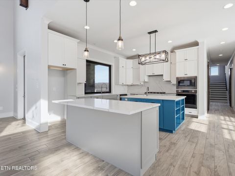 Tiny photo for 3764 Promontory Point, Louisville, TN 37777 (MLS # 1324608)