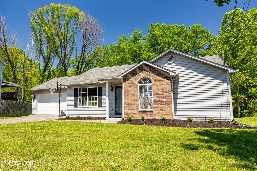 Photo of 7505 Kilbridge Drive, Knoxville, TN 37924 (MLS # 1338223)