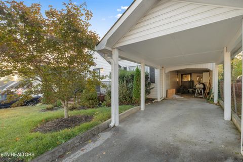 Tiny photo for 406 W 5th Ave, Lenoir City, TN 37771 (MLS # 1319390)