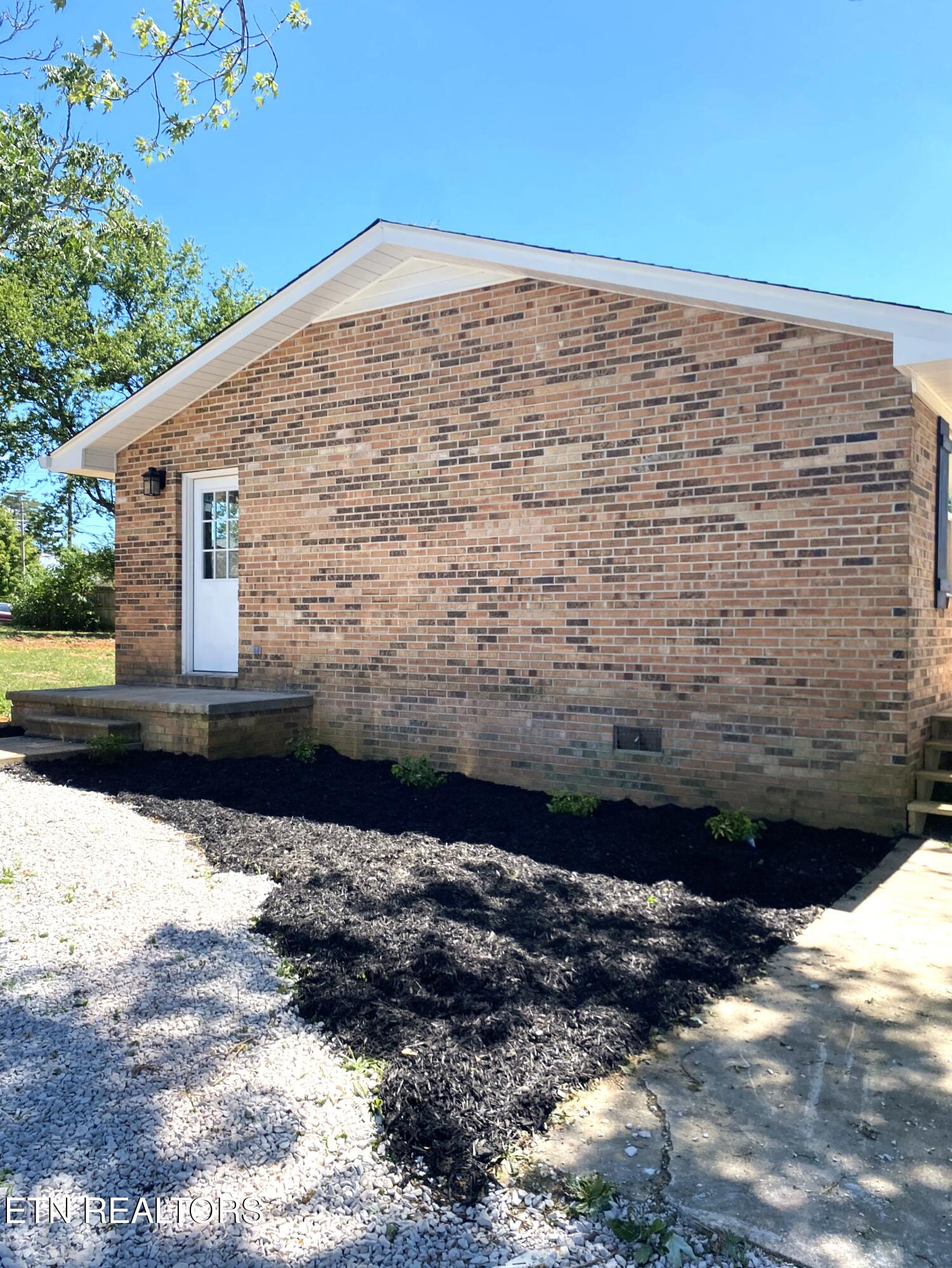 517 3rd (Third) St