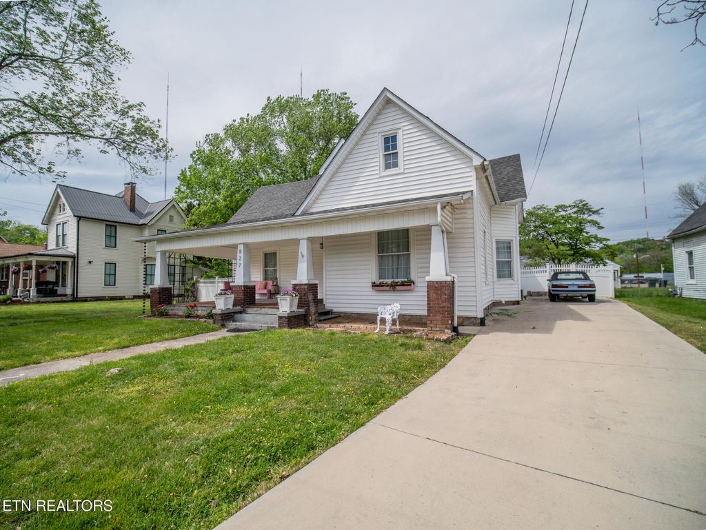 Photo of 827 Chickamauga Ave, Knoxville, TN 37917 (MLS # 1336737)