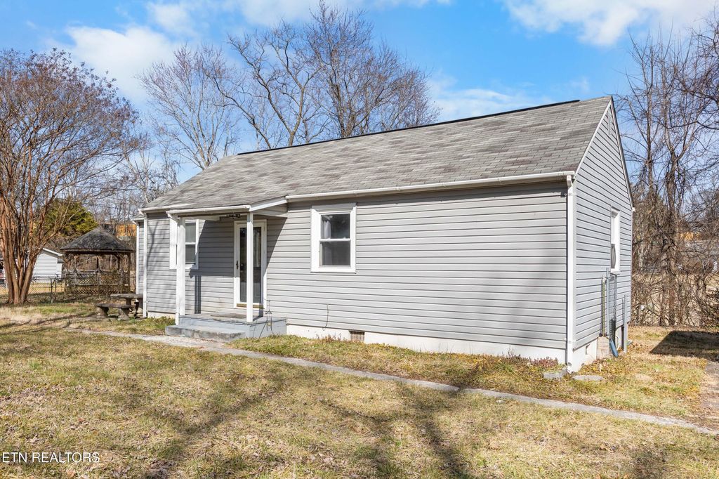 Photo of 466 Hidden Valley Rd, Clinton, TN 37716 (MLS # 1329733)