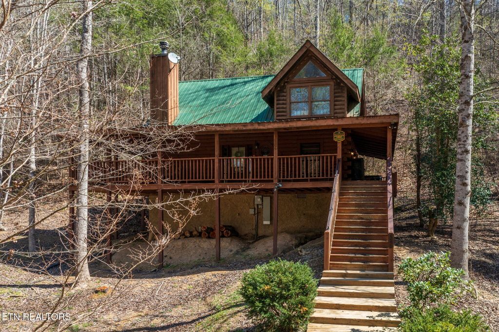 Photo of 2246 Valley Mountain Way, Sevierville, TN 37862 (MLS # 1334067)